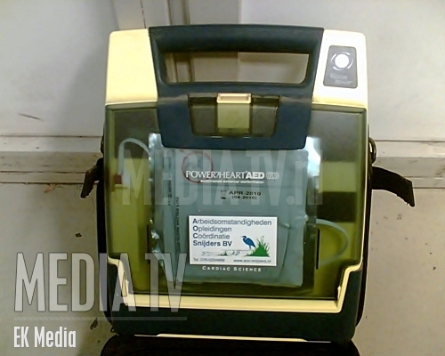 Rotterdamse politie uitgerust met defibrillator
