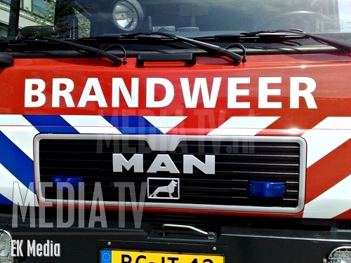 Grote brand bij autobedrijf in Schiedam