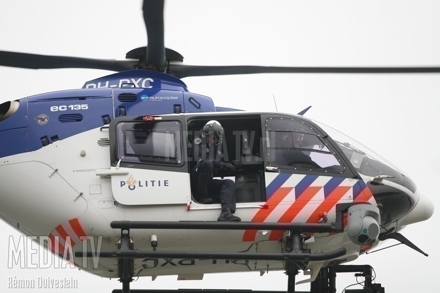 Politieheli ingezet na diefstal petje Zuiderparkweg Rotterdam
