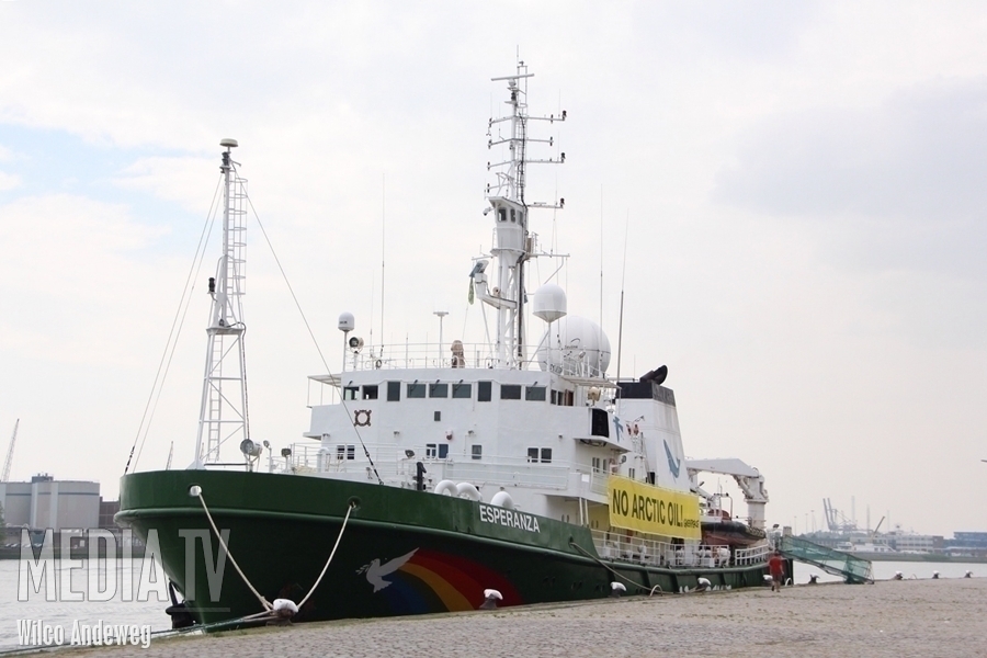 Verbod Greenpeace tegen actie Russische Olietanker Rotterdamse haven