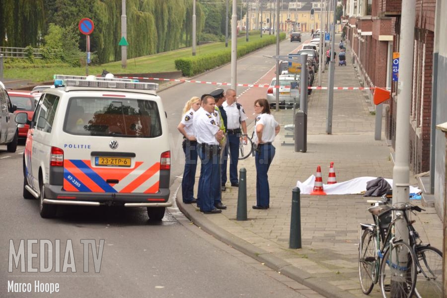 Politie onderzoekt dood van persoon op Randweg