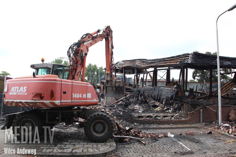 Day after: Grote uitslaande brand in bedrijfspand Ridderkerk