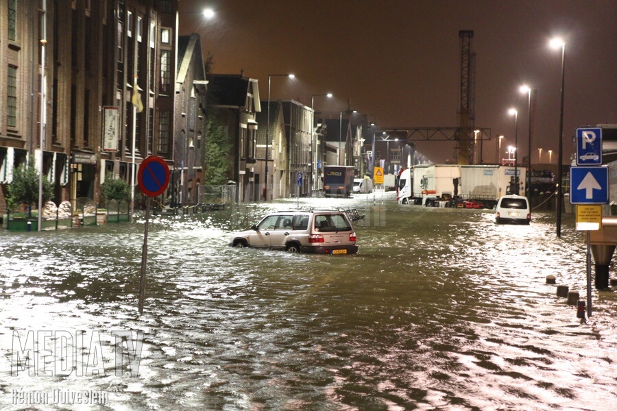 Maeslantkering toch niet dicht in verband met hoogwater Rotterdam