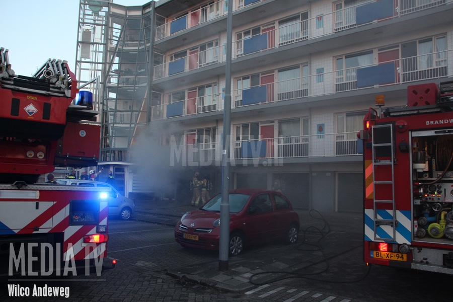 Flinke rookontwikkeling rondom flat bij brand La Fontainestraat