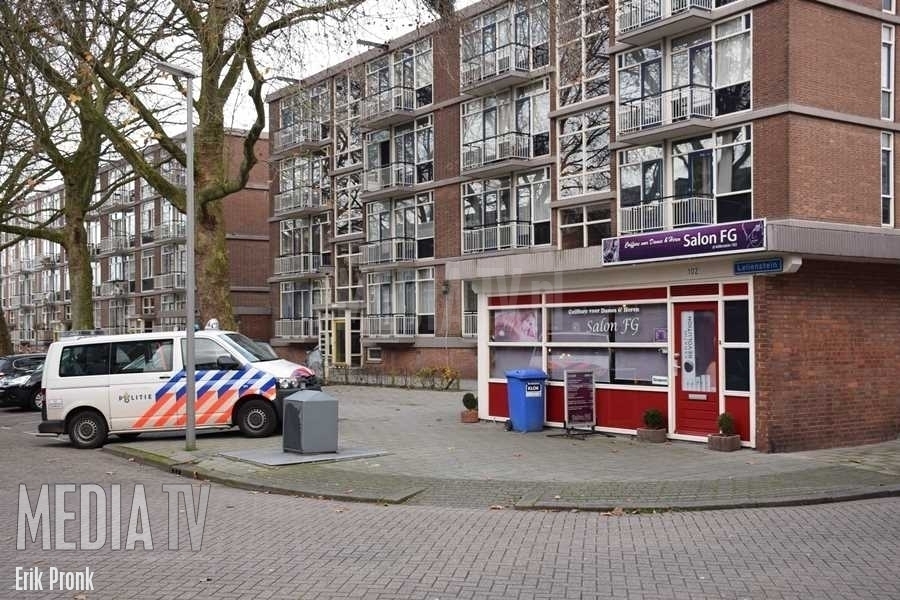 Kapsalon overvallen door geschminkte daders Leliënstein Rotterdam