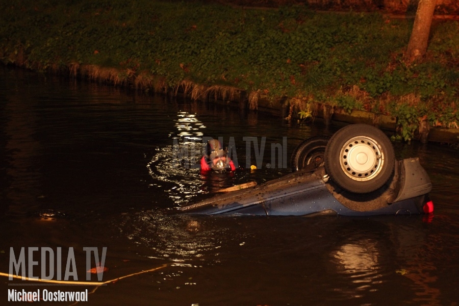 Auto te water Operalaan Capelle aan den IJssel (video)