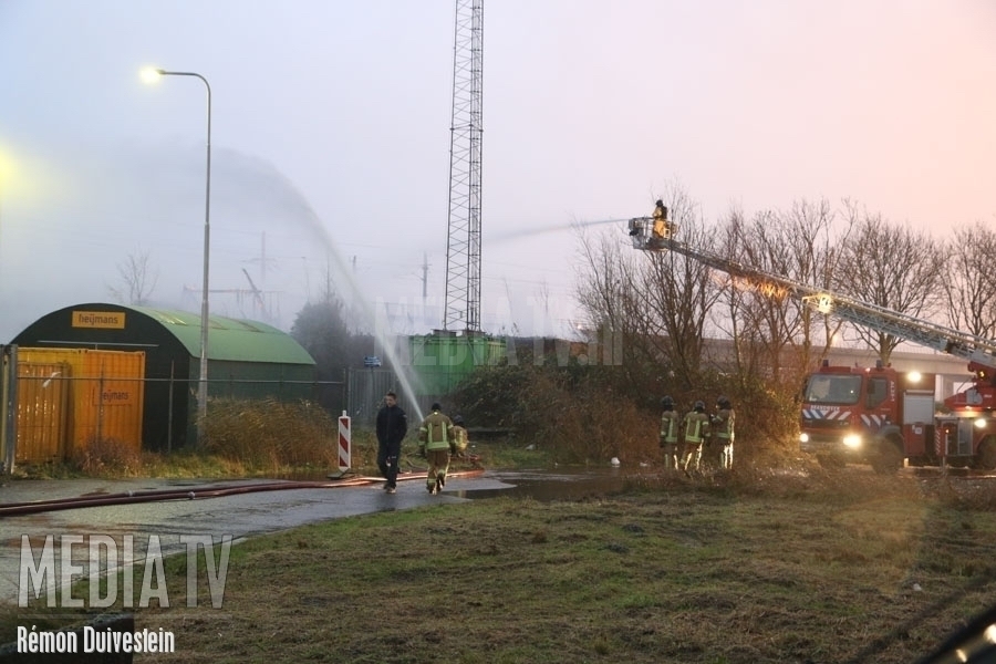 Grote brand in leegstaande boerderij Bleiswijk