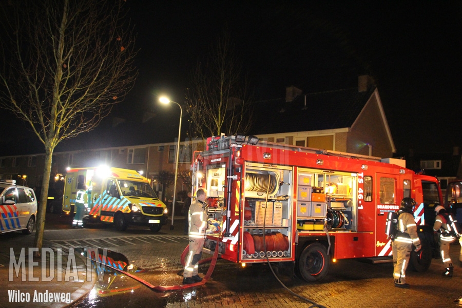Vier bewoners uit woning gered bij woningbrand Gouwestraat Ridderkerk (video)
