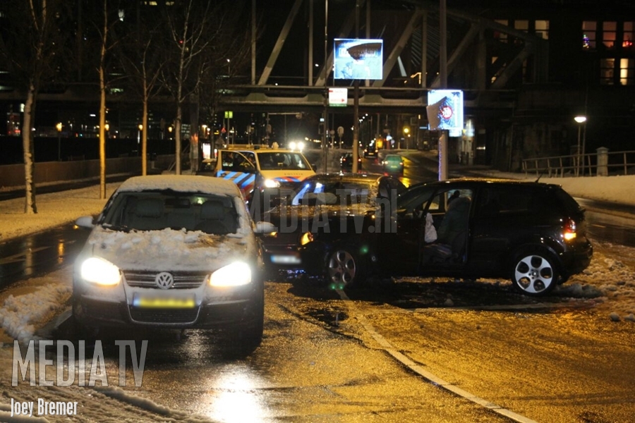Gladheid oorzaak van ongevallen op Brugweg Rotterdam