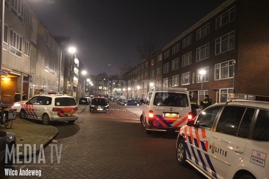 Vuurwapen in auto Frans Bekkerstraat Rotterdam