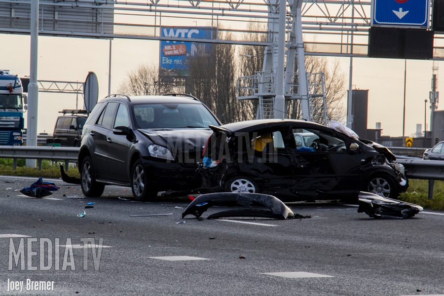 Vrouw gewond bij aanrijding op A4 bij Schiedam