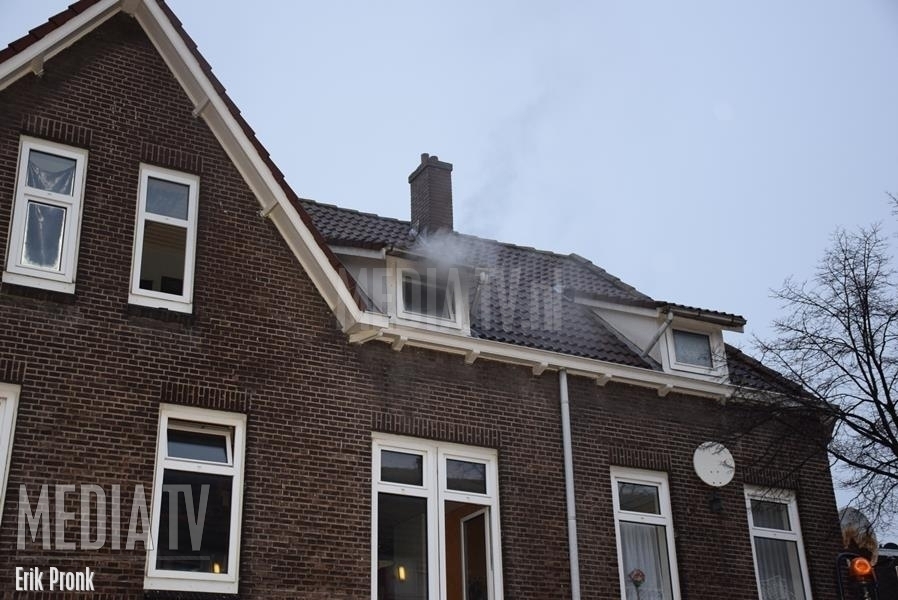 Brandweer redt man bij woningbrand 2e van Leyden Gaelstraat Vlaardingen