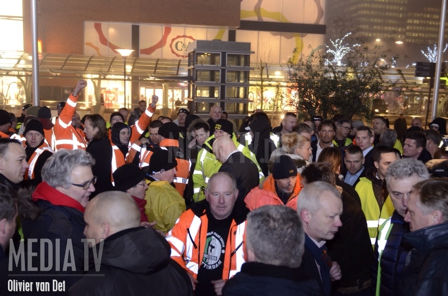 Extra politie bij protest havenarbeiders in Centrum van Rotterdam