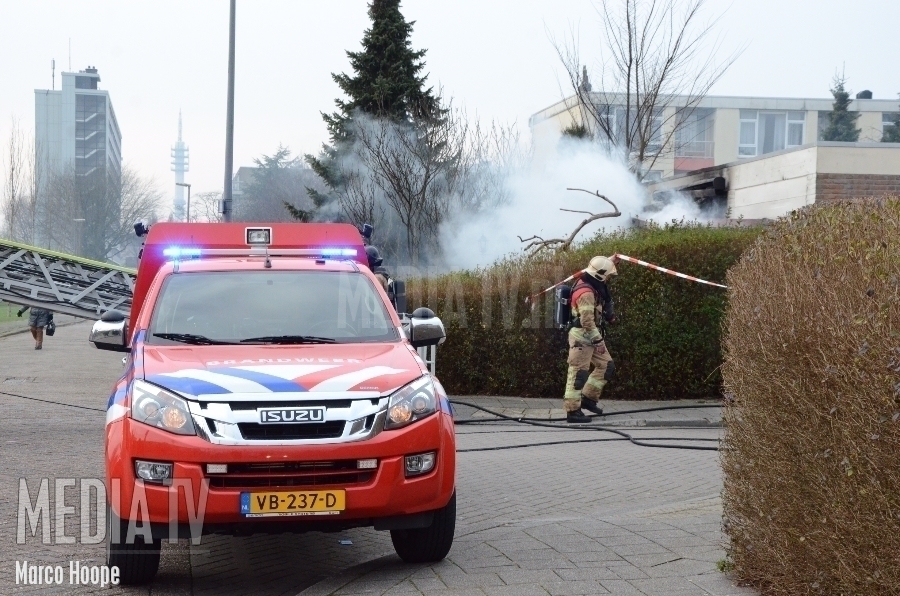 Gewonde bij middelbrand in hoekwoning Melissantstraat Rotterdam