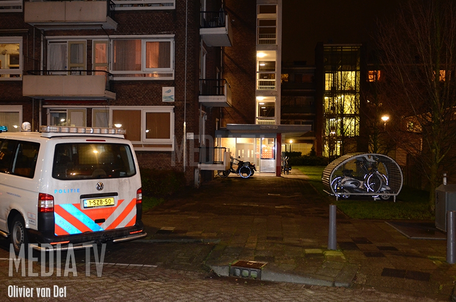 Vrouw overvallen in woning Dreischorstraat Rotterdam (video)