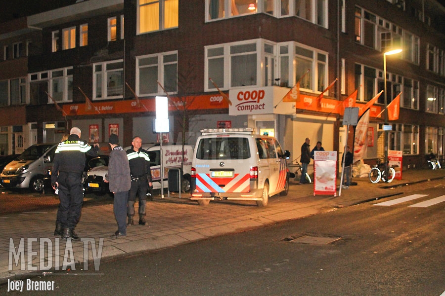Mannen doen greep uit kassa COOP supermarkt Schiedam