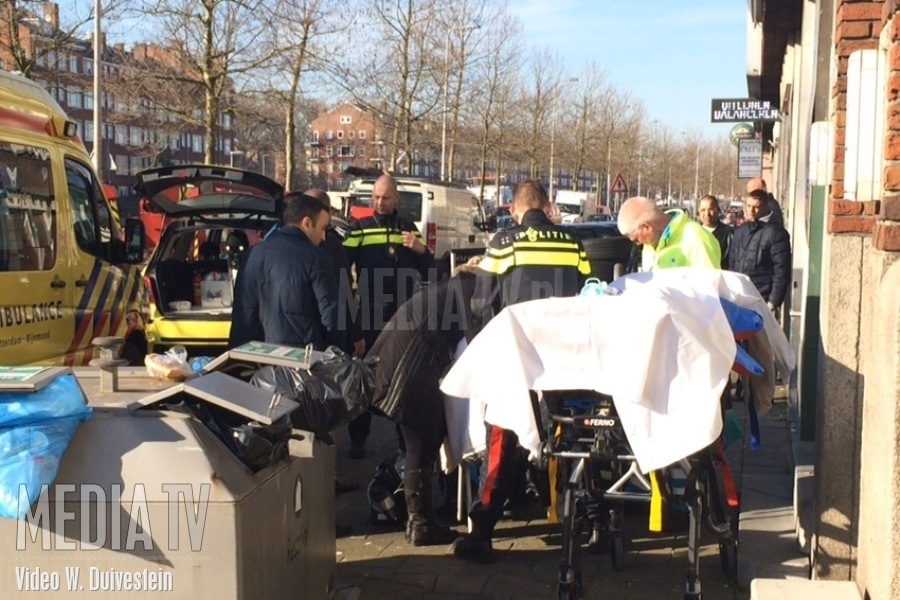 Automobilist doorgereden na ongeval op Aelbrechtskade Rotterdam