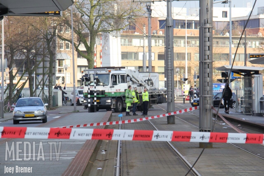 Bovenleidingbreuk van tram op Mathenesserdijk Rotterdam