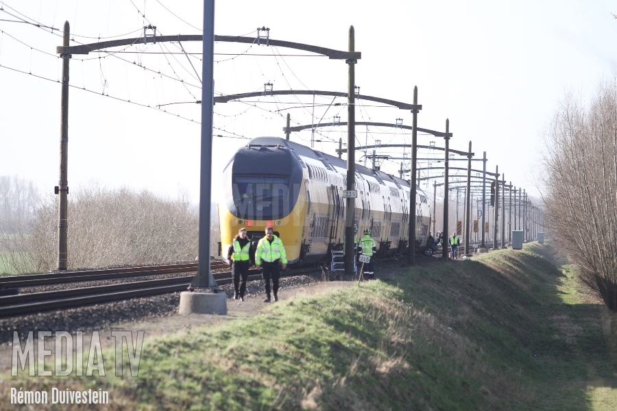 Dodelijk ongeval bij spoorwegovergang Wieldrechtse Zeedijk Dordrecht (video)