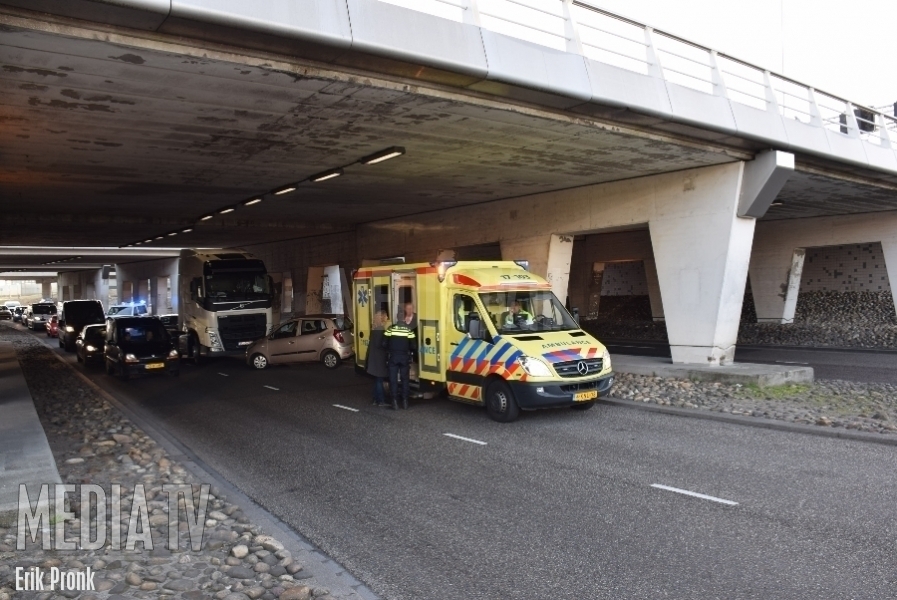Lichtgewonde bij aanrijding Vlaardingerdijk Schiedam