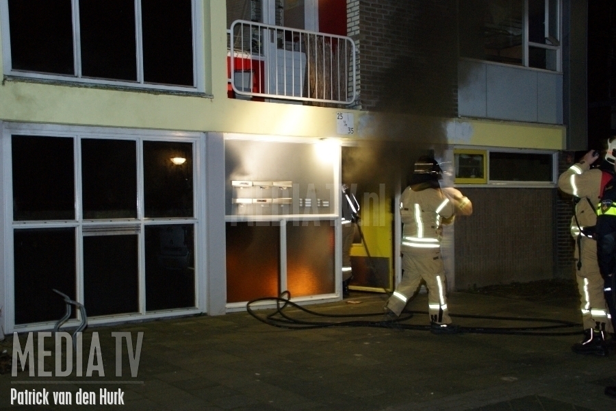 Brand in portiek Van Boisotstraat Vlaardingen