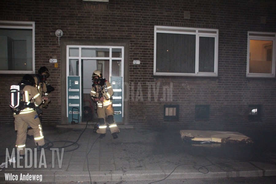 Matras in brand in berging Maastunnelplein Rotterdam