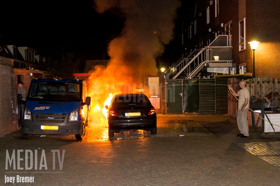 Wederom autobrand in Vettenoordsepolder Vlaardingen (video)