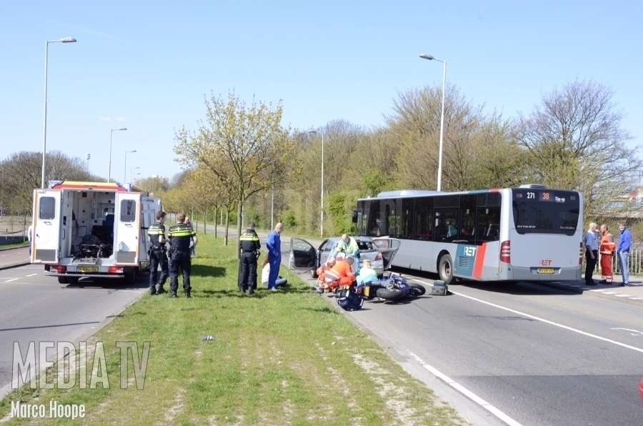 Motorrijder gewond bij aanrijding Horvathweg Rotterdam
