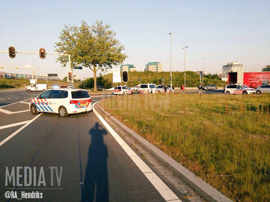 Onderzoek naar verstekelingen achter in trailer 's-Gravelandseweg Schiedam