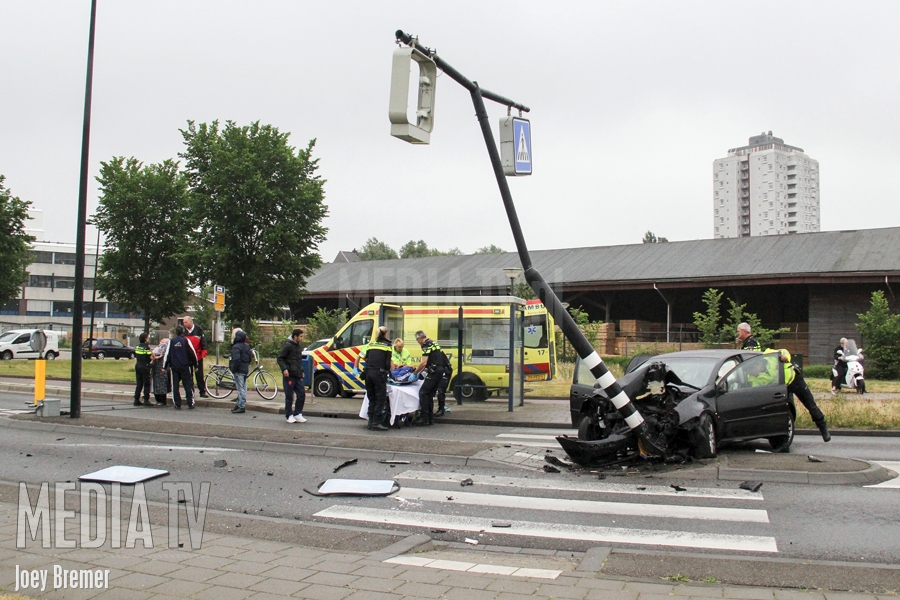 Gewonden bij eenzijdig ongeval Deltaweg Vlaardingen (video)