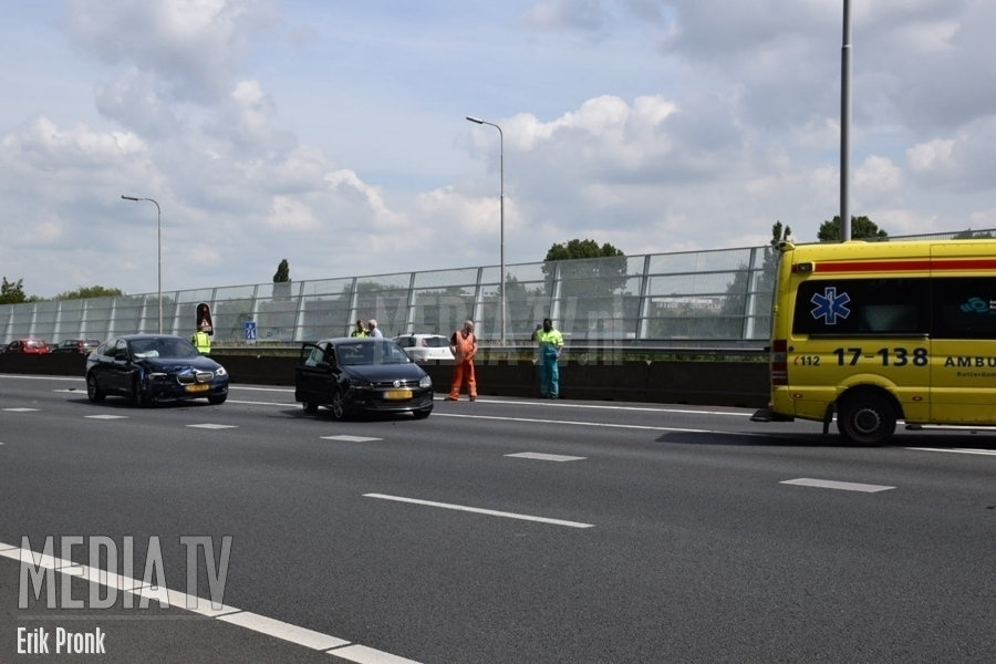 Aanrijding op de A20 bij Rotterdam Centrum