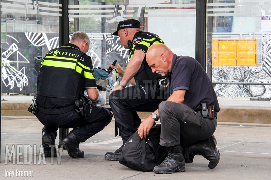 Rugzakken zorgen voor afzetting station Blaak Rotterdam (video)