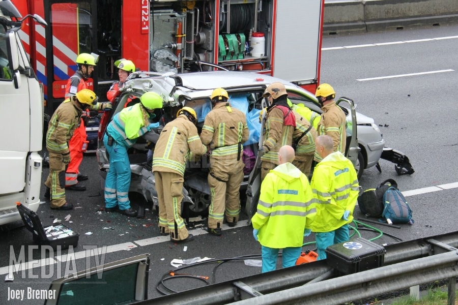 Meerdere gewonden bij zwaar ongeval op snelweg A20 Rotterdam (video)