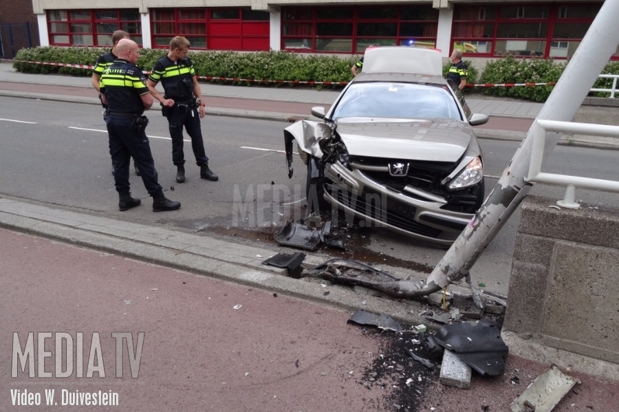 Gewonde bij eenzijdig ongeval Van Aerssenlaan Rotterdam