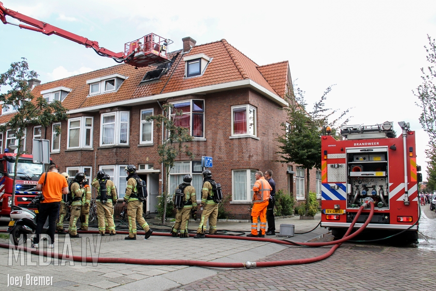 Uitslaande brand in woning Alberdingk Thijmstraat Schiedam (video)