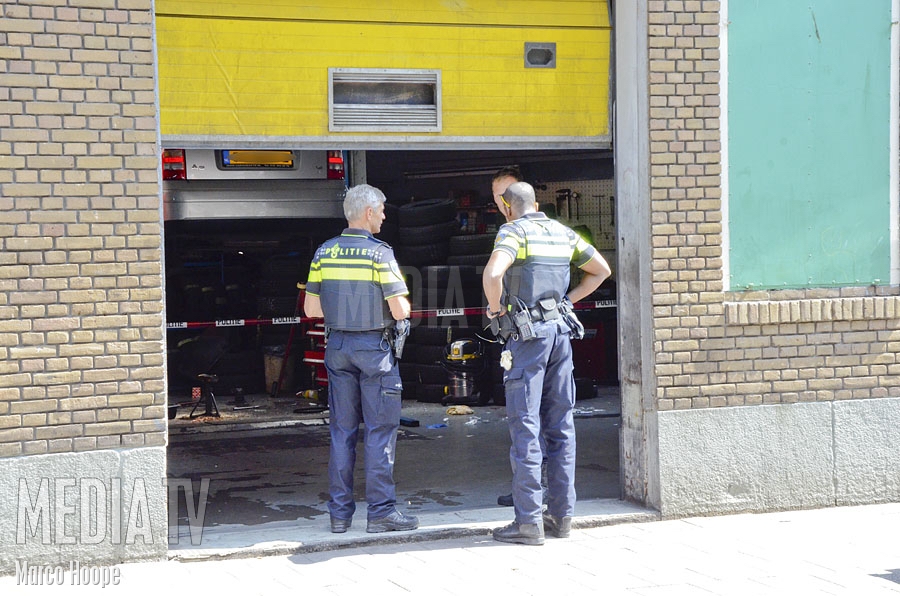 Meisje valt door dakraam garagebedrijf Schildstraat