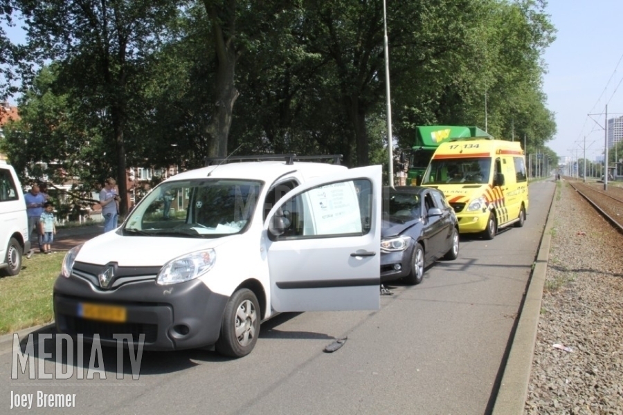 Gewonden bij kop-staart aanrijding Rotterdamsedijk Schiedam