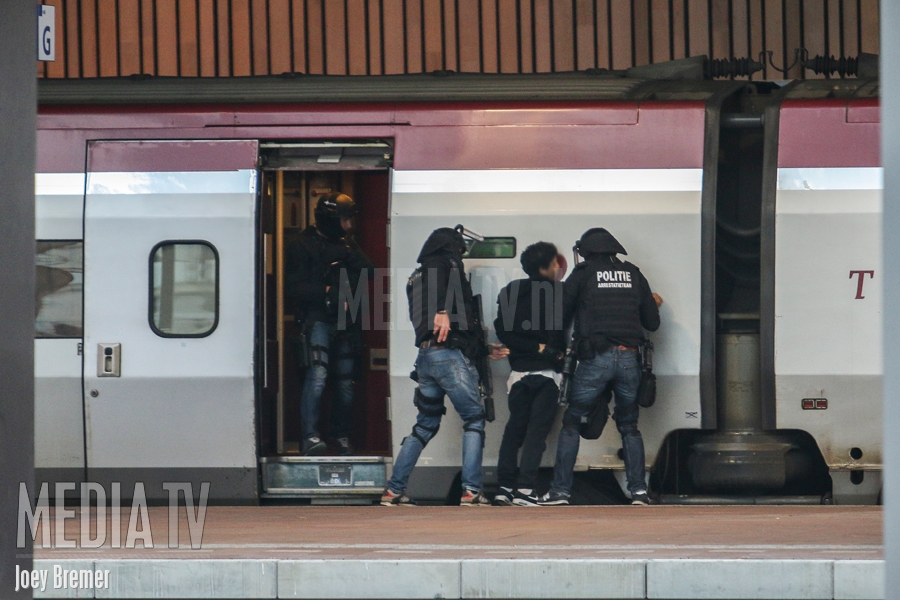 Centraal Station Rotterdam ontruimd vanwege verdacht persoon in Thalys (video)