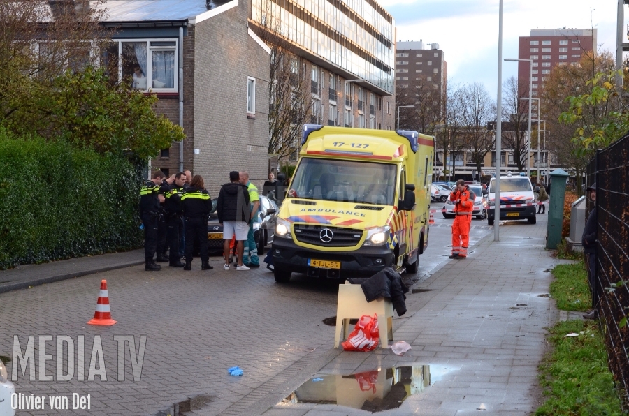 Vrouw gewond bij steekpartij Sommelsdijkstraat Rotterdam (video)