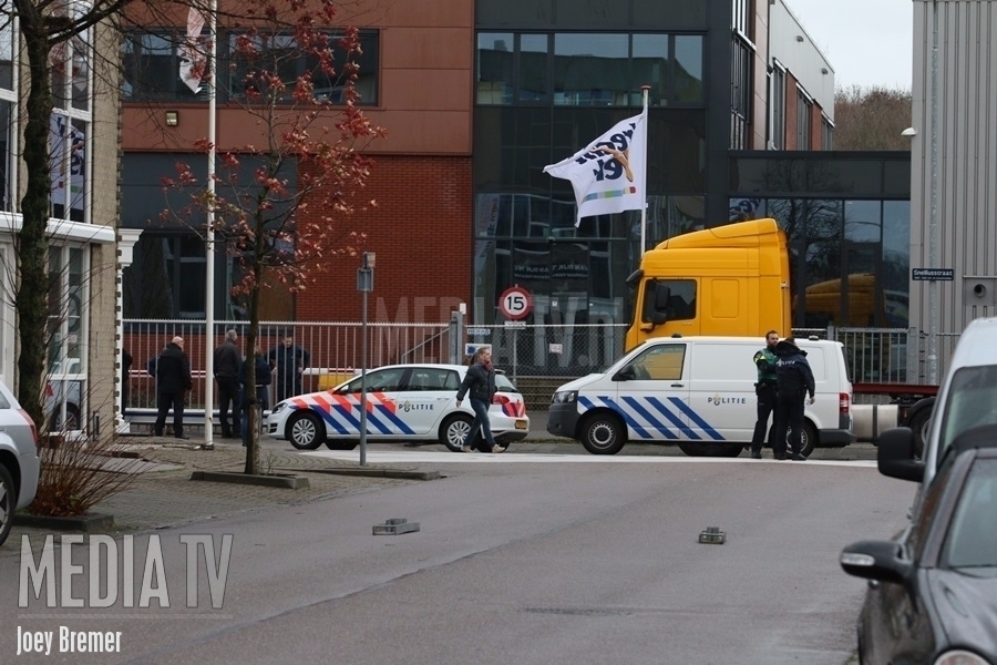 Overleden man op Snelliusstraat Dordrecht aangetroffen (video)
