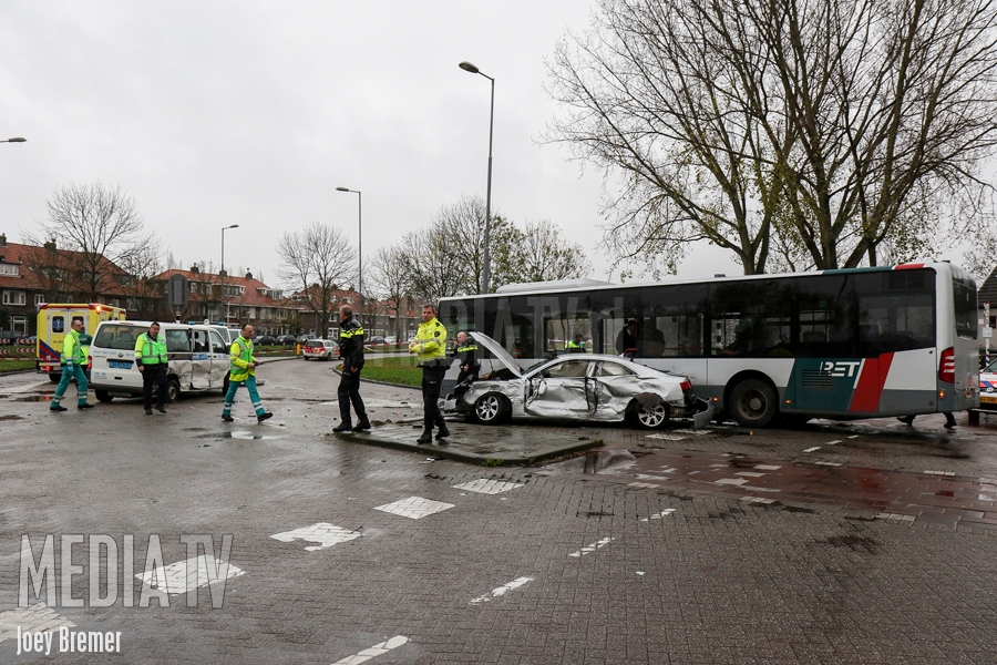 6 gewonden en ravage bij aanrijding Ringdijk Rotterdam (video)