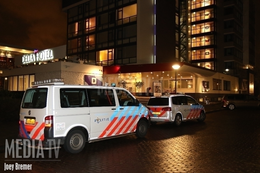Man met mes neemt geldlade mee bij overval op Delta Hotel in Vlaardingen