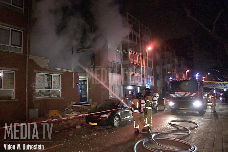 Grote brand na gasexplosie in woning Rusthoflaan Rotterdam  (video)