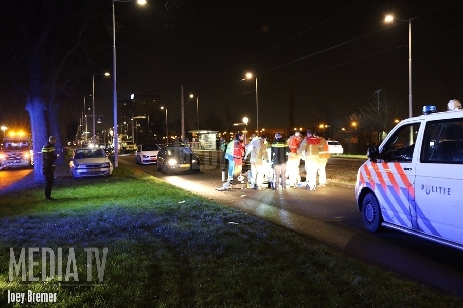 Persoon overleden bij aanrijding op Rotterdamsedijk in Schiedam (video)