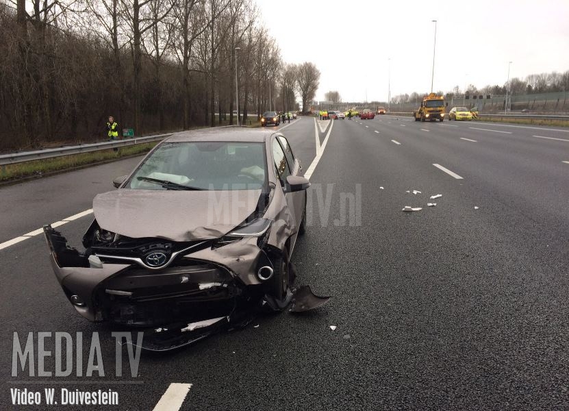 Vier gewonden bij grote aanrijding op de snelweg A12 bij Gouda