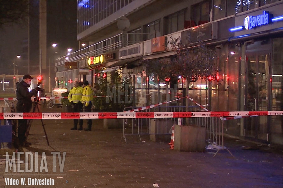 Portier gewond bij schietpartij Coolsingel Rotterdam (video)