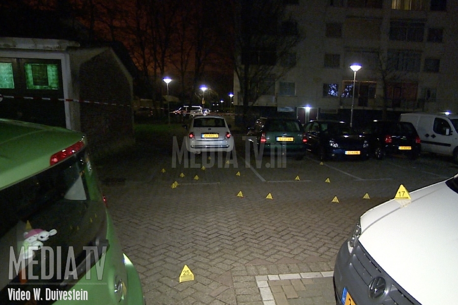 Schietpartij met machinegeweren Cronesteinstraat Rotterdam Overschie (video)