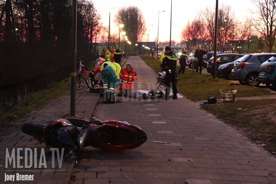 Man zwaargewond na eenzijdig ongeval met scooter op Hargalaan Schiedam