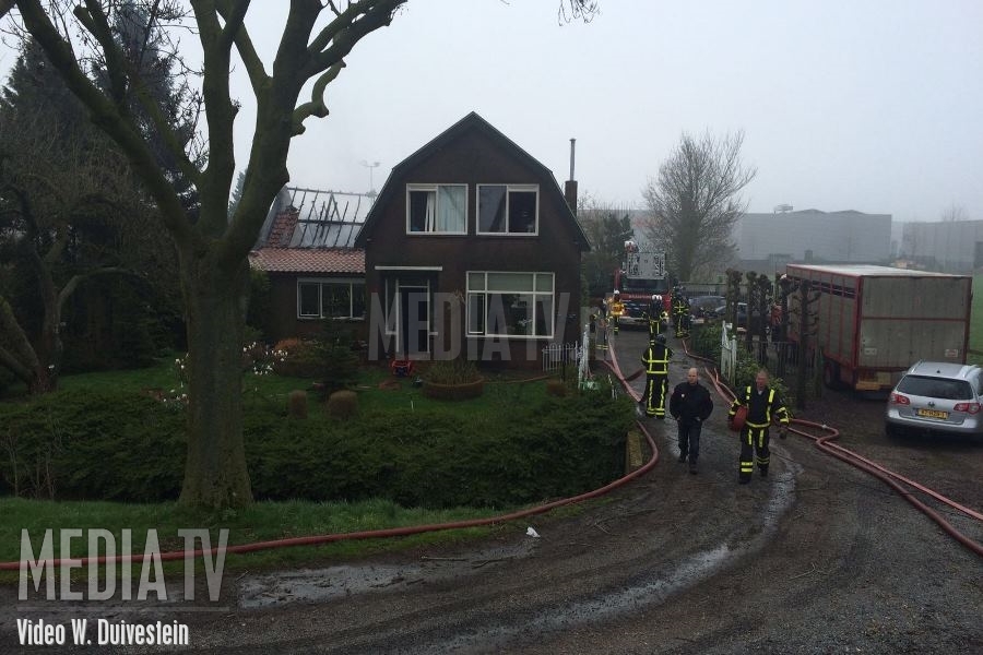 Grote brand in schuur Merwedekanaal Gorinchem (video)