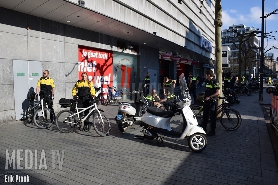 Man met mes aangehouden Karel Doormanstraat Rotterdam